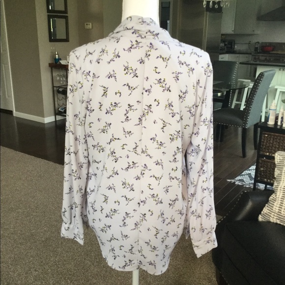 Ann Taylor front tie blouse size S - Picture 2 of 4